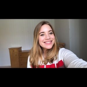 Meet your Posher, Aliza